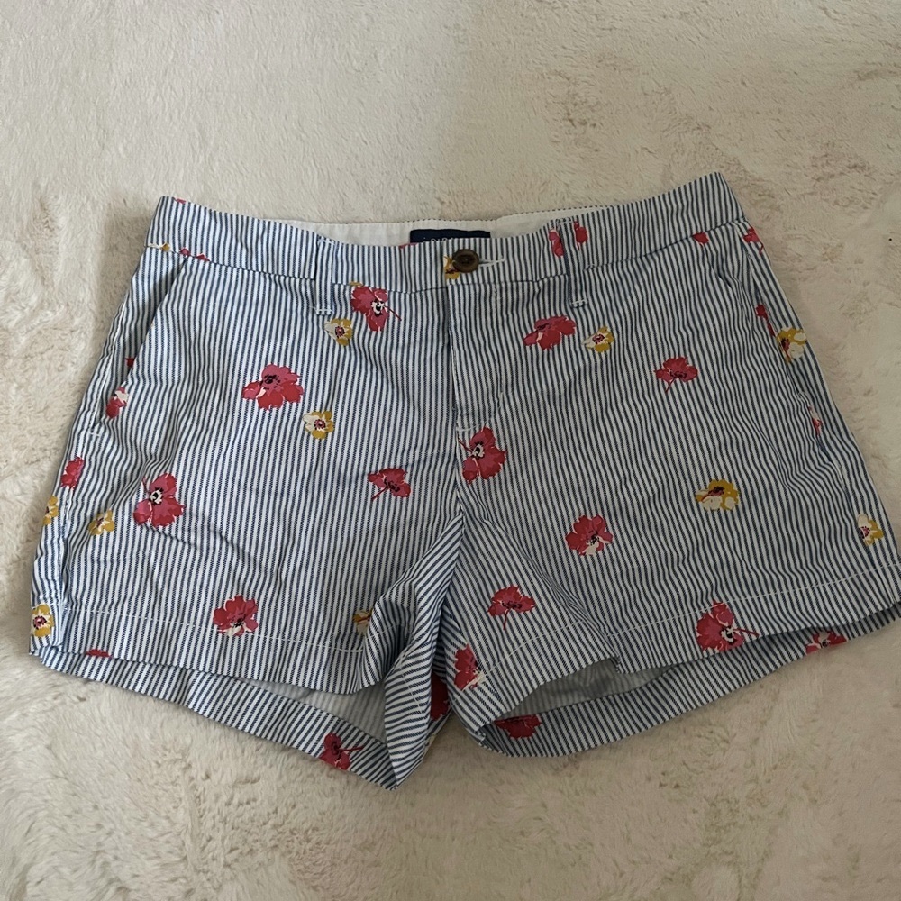 Old Navy Bermuda Shorts Flower Design